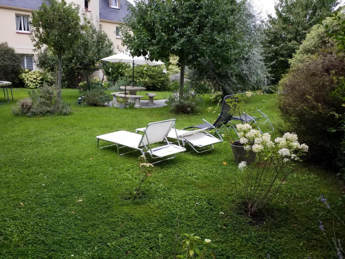 Appartements Et Gite Les Hauts De Sophia Trouville-sur-Mer Exterior photo