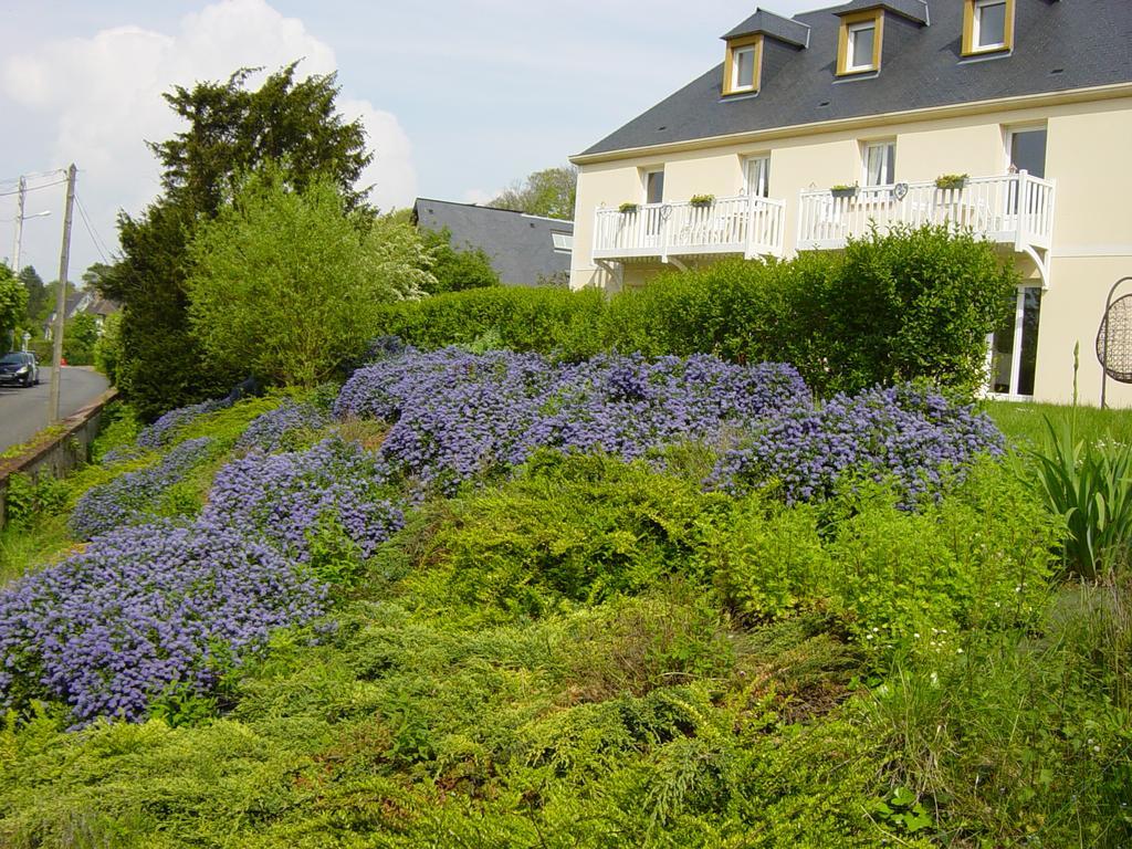 Appartements Et Gite Les Hauts De Sophia Trouville-sur-Mer Exterior photo